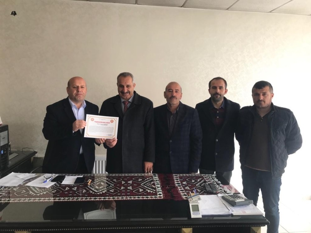 Başkan Er’den Başkan Demirci’ye teşekkür plaketi 