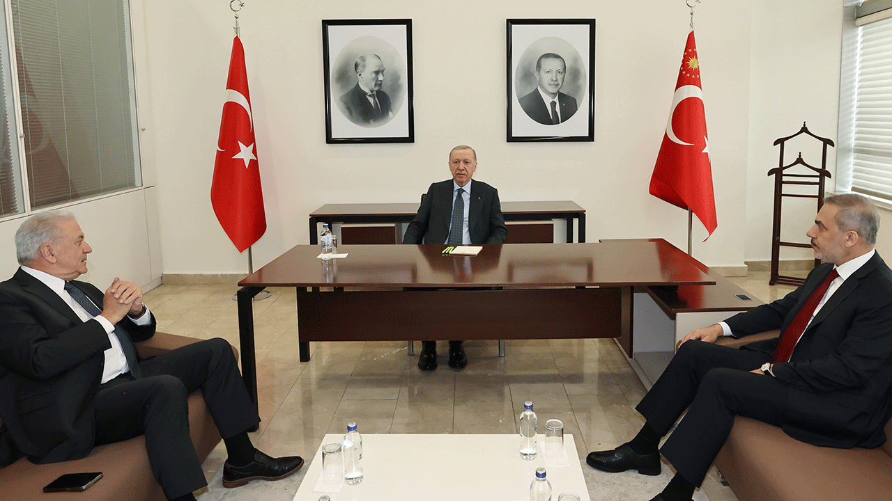 Başkan Erdoğan, Avramopoulos'u kabul etti