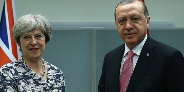 Başkan Erdoğan, İngiltere Başbakanı Theresa May ile telefonda görüştü