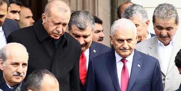 Erdoğan ile Yıldırım cuma namazında bir araya geldi