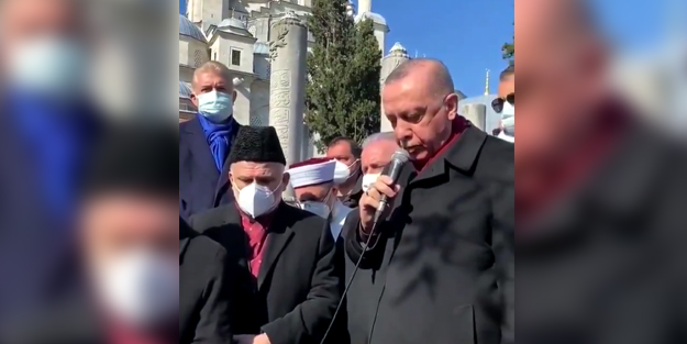 Başkan Erdoğan Emin Saraç Hoca'nın kabri başında Fatiha Suresi'ni okudu