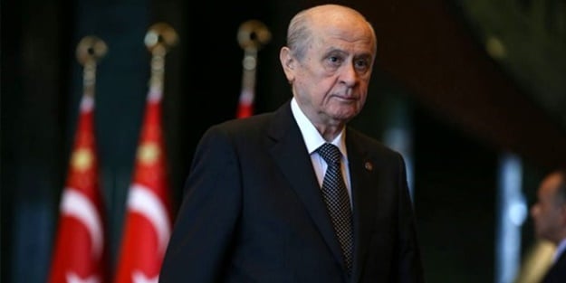Başkan Erdoğan jest yapmıştı! Devlet Bahçeli arayıp endişesini dile getirdi