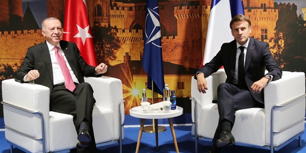 Başkan Erdoğan Macron'la bir araya geldi