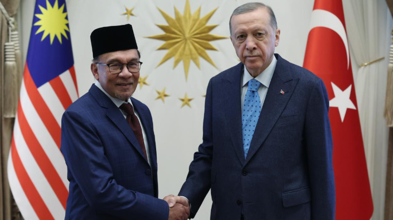 Başkan Erdoğan, Malezya Başbakanı İbrahim ile görüştü