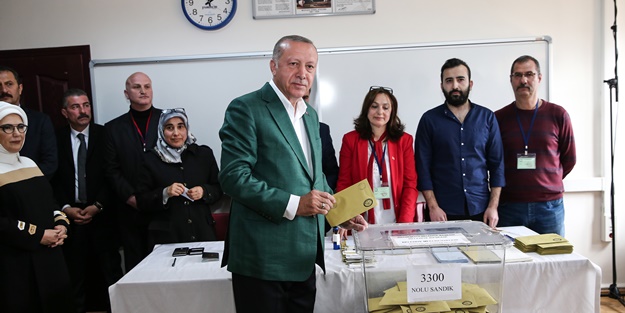 Başkan Erdoğan oyunu kullandı