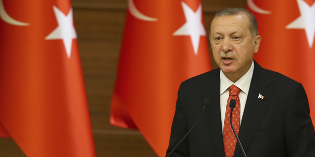 Başkan Erdoğan, şarlatan Adnan Oktar'ı işaret etti! 'Televizyonlarda sazlı danslı program yapan soytarılar'