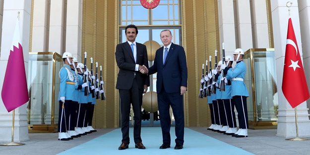 Reis-i Cumhur Erdoğan ve Katar Emiri arasında samimi zirve