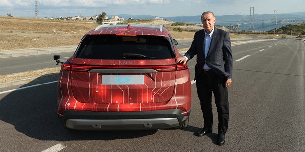 Başkan Erdoğan yerli otomobil TOGG'u test etti