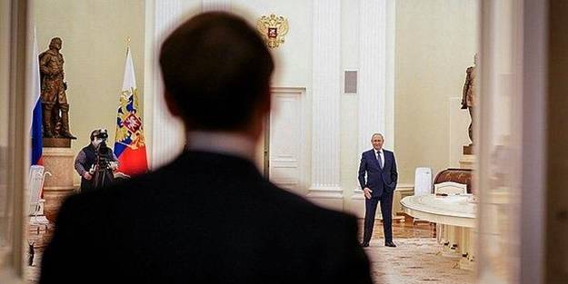 Başkan Erdoğan'a özenen Macron rezil kepaze oldu
