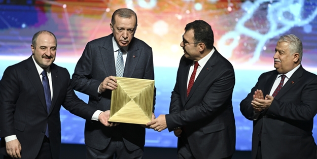 Başkan Erdoğan'a takdim edildi: Kilogramı 388 bin dolar