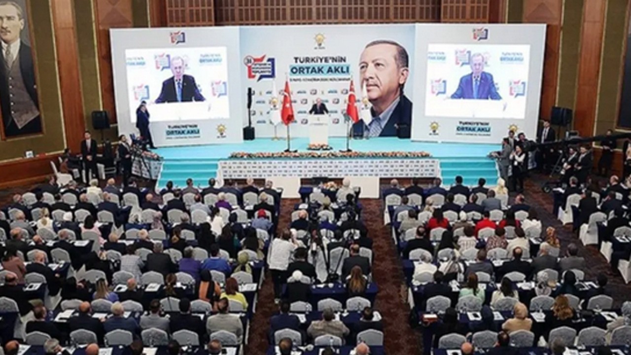 AK Parti'de kamp vakti: Başkan Erdoğan'da katılacak: İşte masadaki önemli konular!