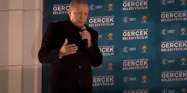 Başkan Erdoğan'dan balkon konuşmasında flaş sözler: Millet mesajını vermiştir