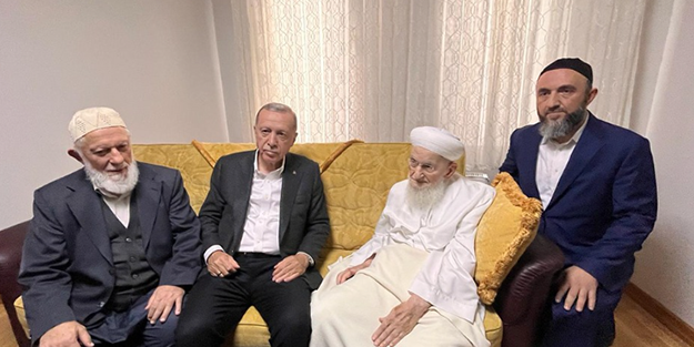 Başkan Erdoğan'dan İsmailağa'ya ziyaret! Ziyaretin hemen ardından cemaatten dikkat çeken açıklama