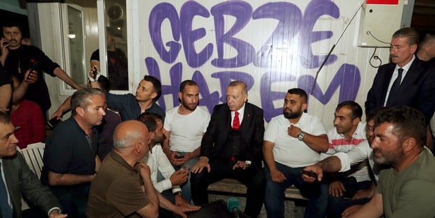 Başkan Erdoğan'dan minibüs durağına ziyaret