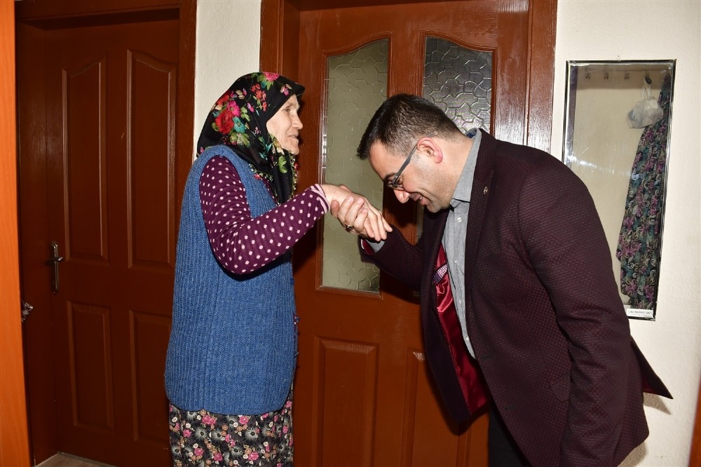 Başkan Erdoğan’dan şehit annelerine ziyaret 