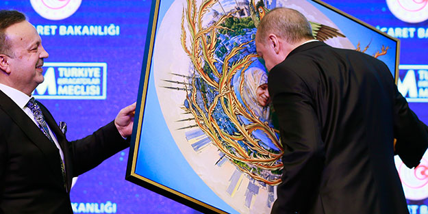 Başkan Erdoğan'ı duygulandıran hediye