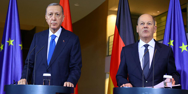 Başkan Erdoğan'ın Scholz'a ders verdiği günün hemen ertesi büyük olay! Geneleve davet ettiler