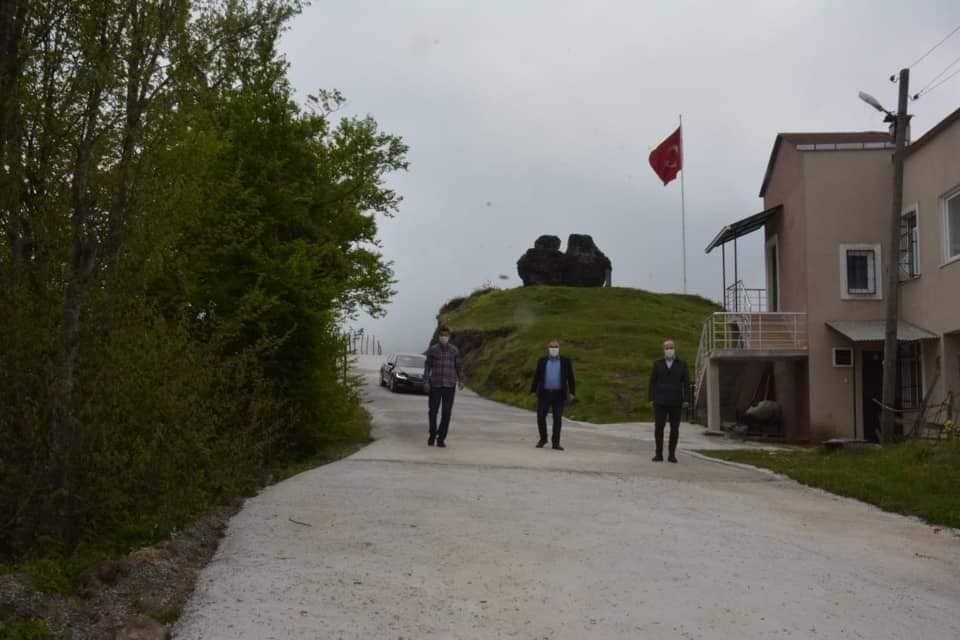 Başkan Erener ulaşıma açılan yolu inceledi 