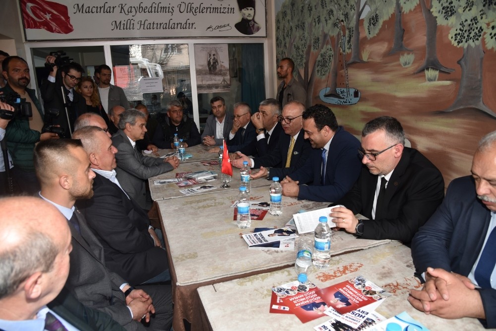 Başkan Ergün Akhisar’da STK’larla buluştu 