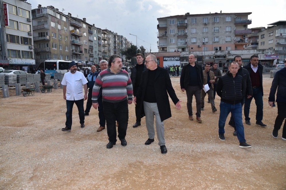 Başkan Ergün eski garajda devam eden çalışmaları inceledi 