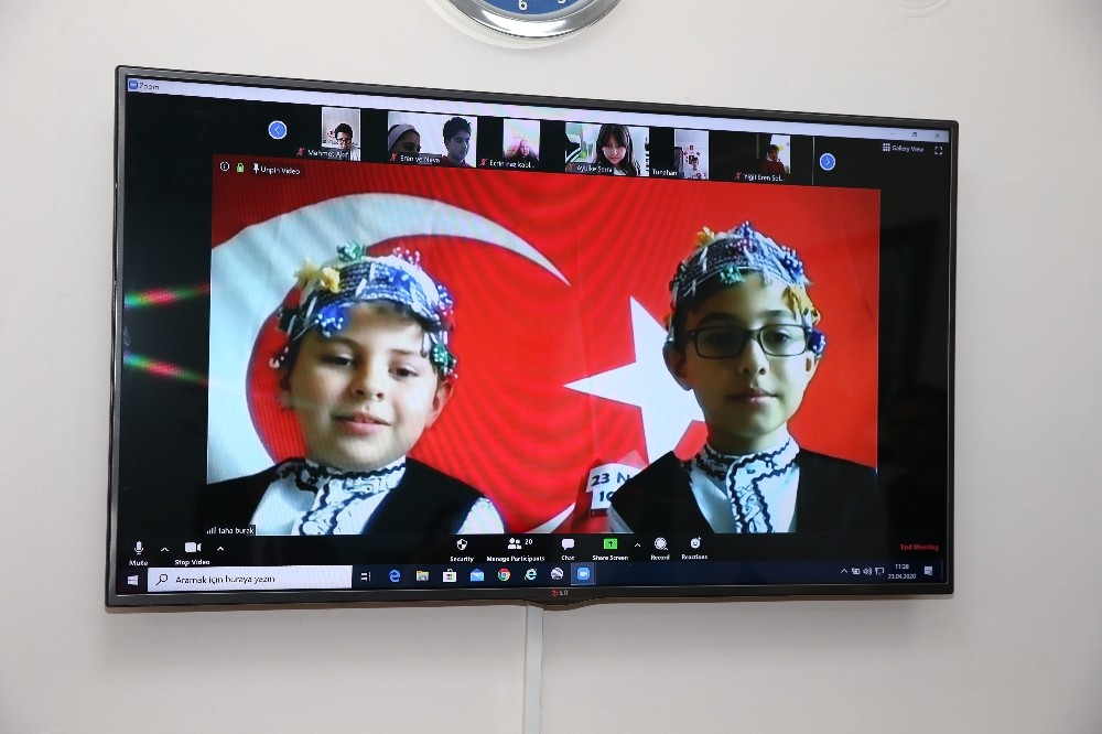 Başkan Eroğlu’dan Online kutlama 