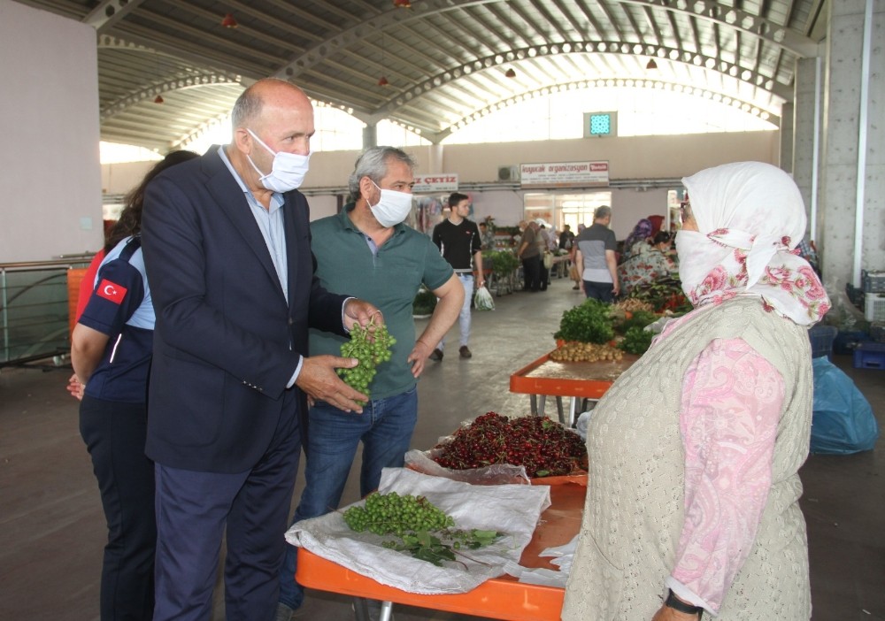 Başkan Ertürk, üretici köylü pazarını ziyaret etti 