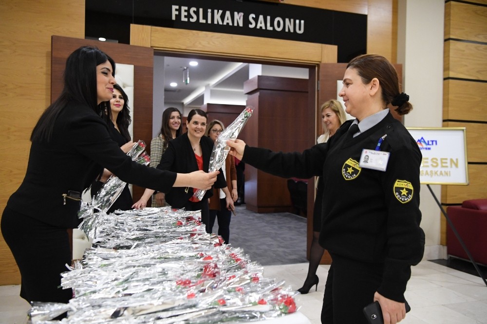 Başkan Esen, personelin “Kadınlar Günü”nü kutladı 
