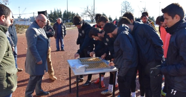 Başkan Eşkinat’tan baklava dopingi