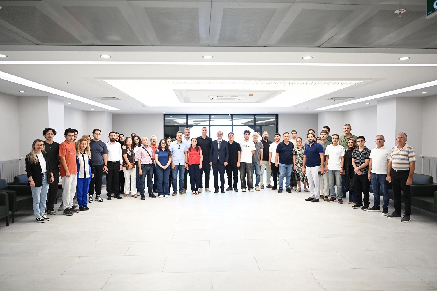 Başkan Geçit 'Eğitime Destek' projesinden yararlanan öğrencilerle buluştu