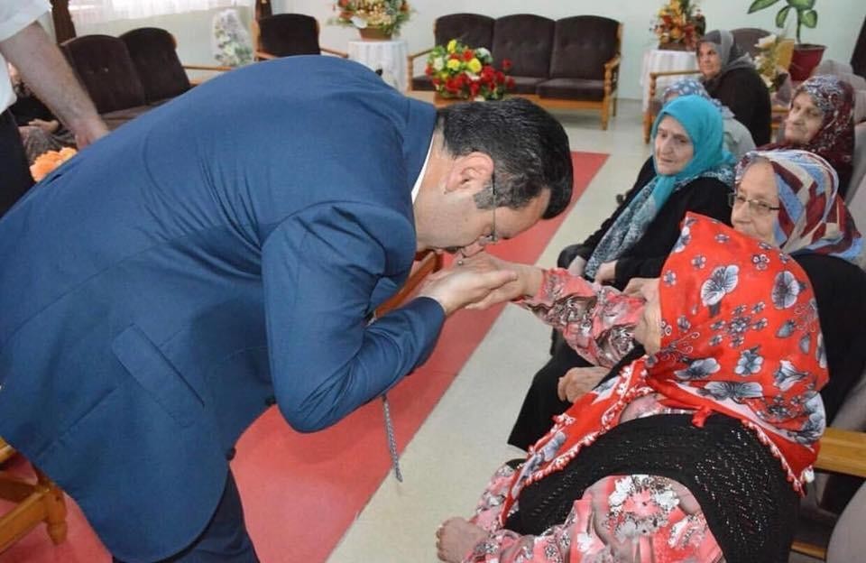 Başkan Genç, “Anneler Günü” dolasıyla 96 şehit annesi ile 100 yaşını aşan 31 yaşlıya çeşitli hediyeler gönderdi 