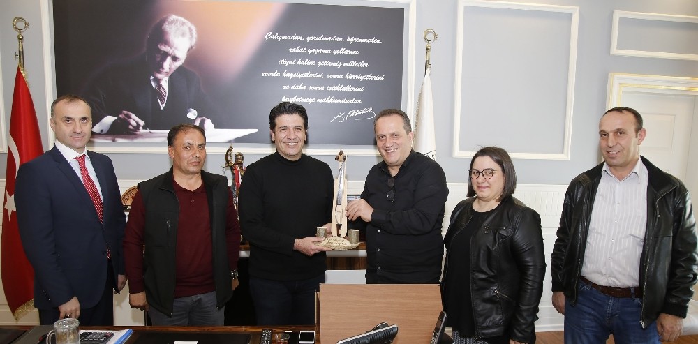 Başkan Genç, Trabzon Kültürünü Yaşatma Derneği yönetimini ağırladı 