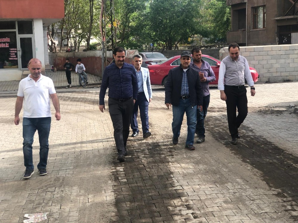 Başkan Geylani, yol yapım çalışmalarını inceledi 