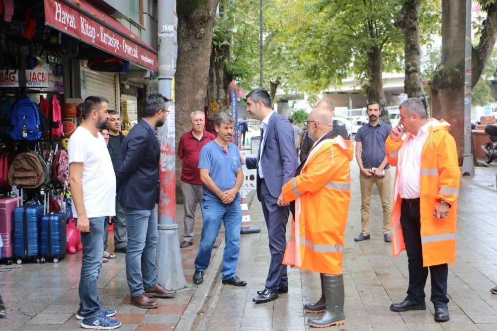 Başkan Gökhan Yüksel, Ankara Caddesi’nde yağış sırasında alınan tedbirleri denetledi 