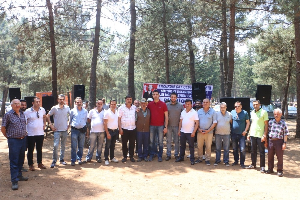 Başkan Gökhan Yüksel, Kartallı vatandaşların bayramına ortak oldu 