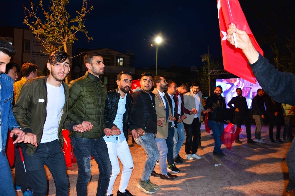 Başkan Görmez, halaylarla karşılandı 