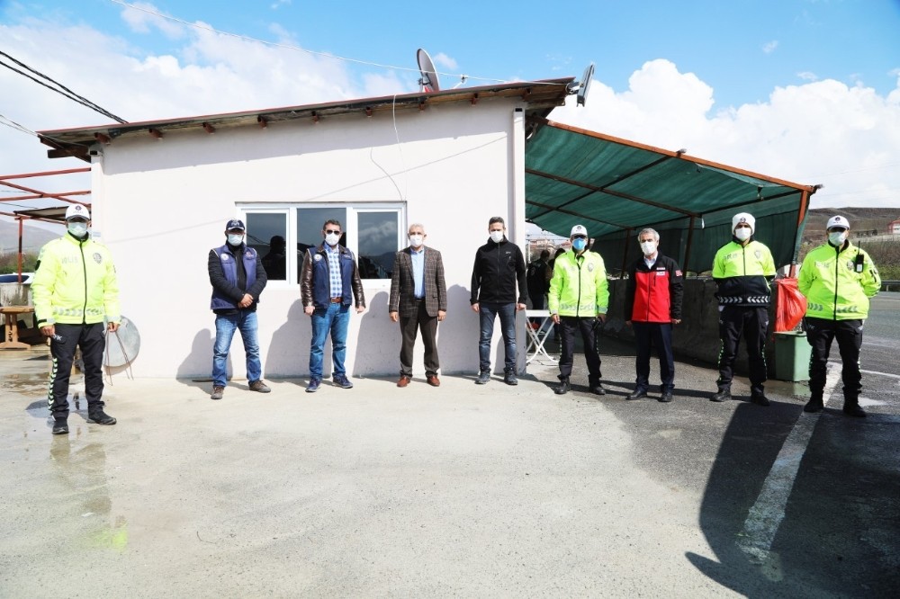 Başkan Güder’den polis güvenlik noktasına ziyaret 
