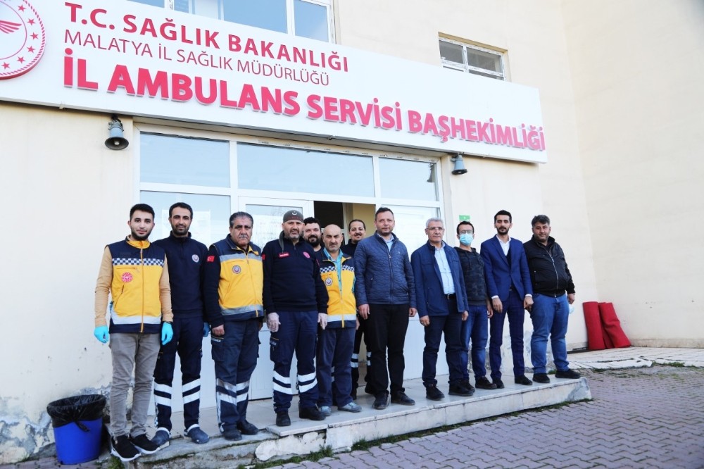 Başkan Güder’den sağlık çalışanlarına moral ziyareti 