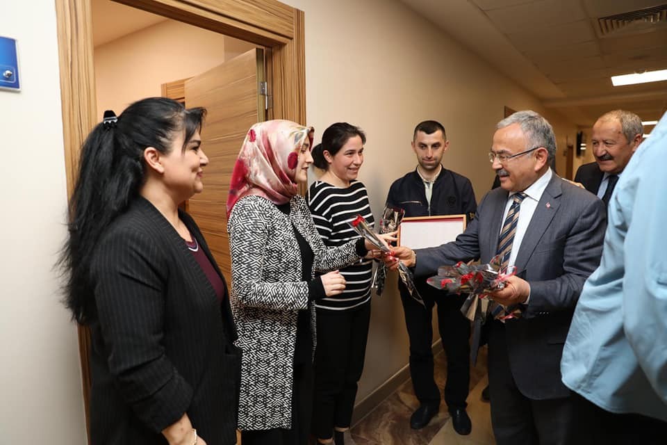 Başkan Güler Dünya Kadınlar Günü’nde kadın personelleri unutmadı 