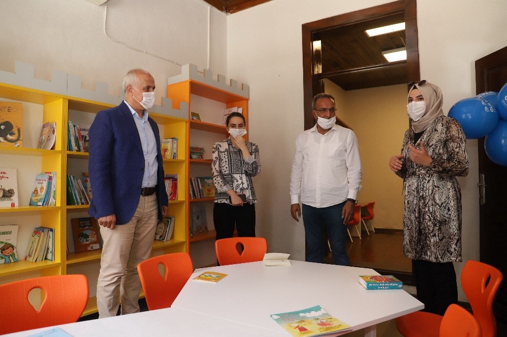 Başkan Gültak, çocuk kütüphanesi ve oyun alanını hizmete açtı 