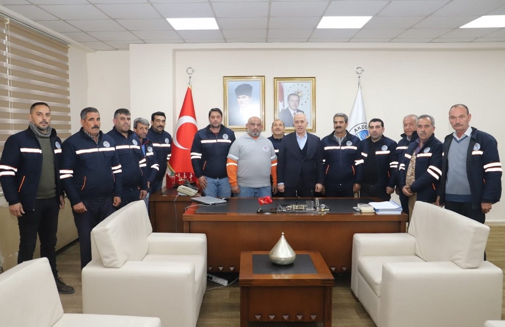 Başkan Gültak, fedakar şoförleri ödüllendirdi 