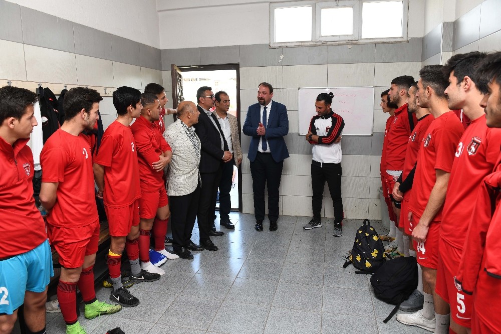 Başkan Gümrükçü’den futbolculara moral 