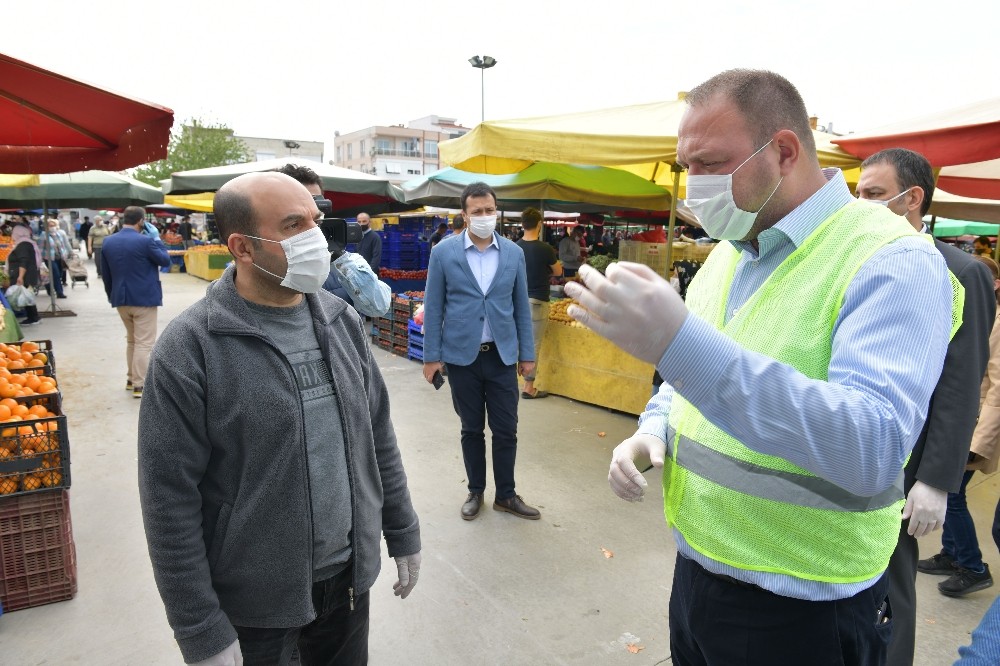Başkan Gümrükçü’den Yenimahalle pazar yerinde denetim 