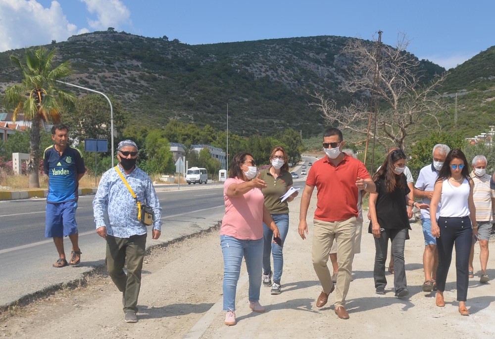 Başkan Günel, mobil ofis hizmet aracıyla Bayraklıdede Mahallesi’nde 