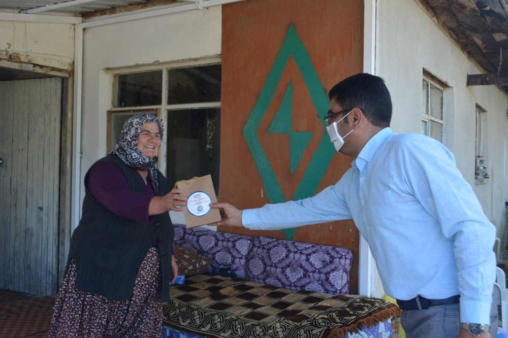 Başkan Güngör’den şehit annesine ziyaret 