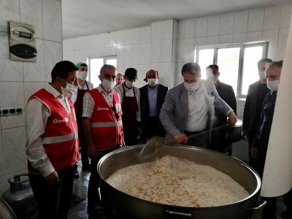 Başkan Gür’den Vefa Hakkari’ye ziyaret 