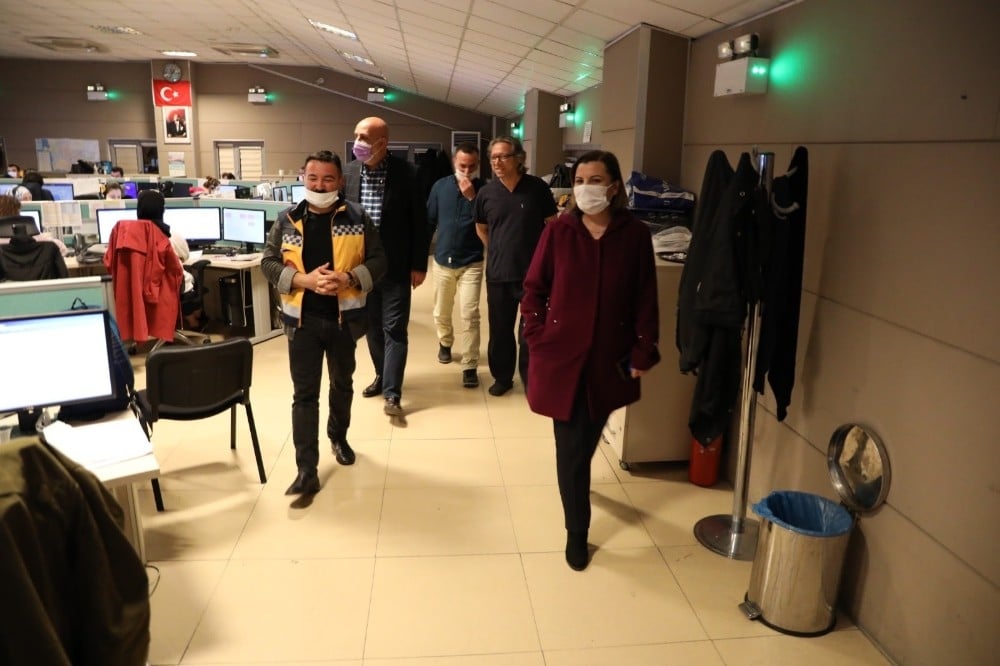 Başkan Hürriyet’ten 112 Acil ve Afet Koordinasyon Merkezine moral ziyareti 