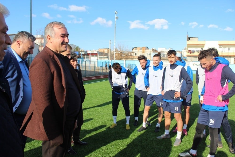 Başkan İbrahim Yusuf Turanlı, sporcularla bir araya geldi 