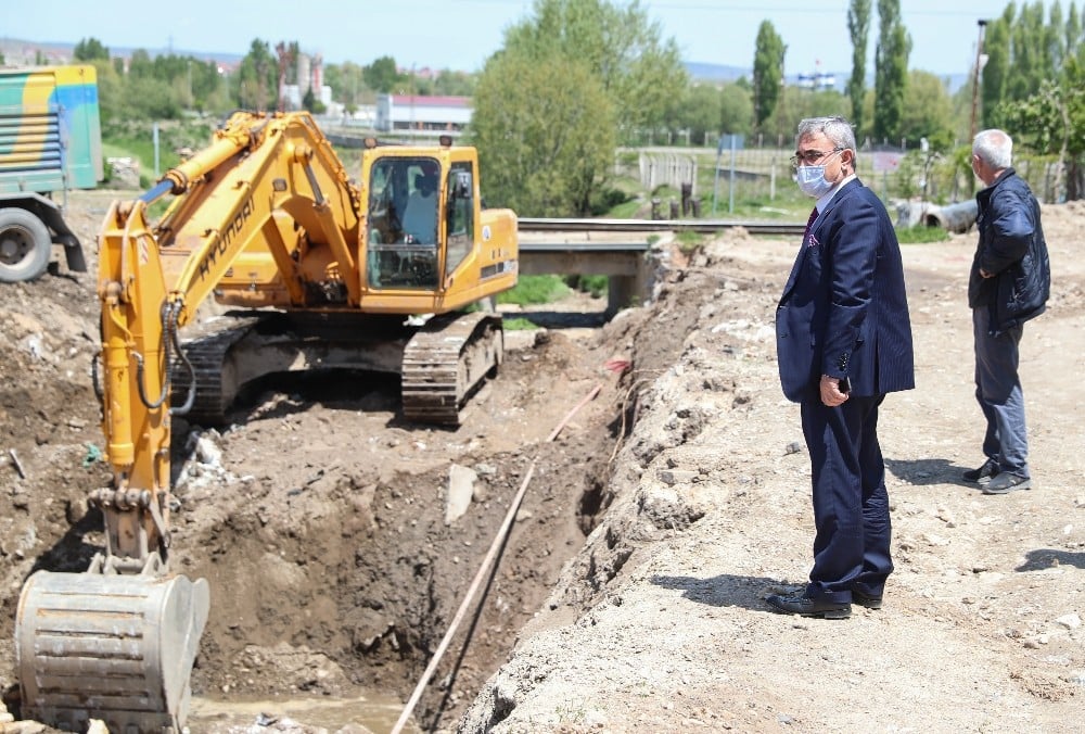 Başkan, iki mahalledeki çalışmaları yerinde inceledi 