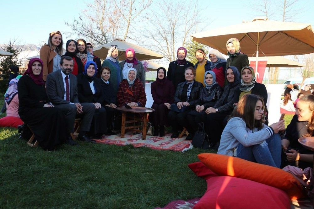 Başkan Işık Gürsu’lu kadınlarla beş çayında buluştu 