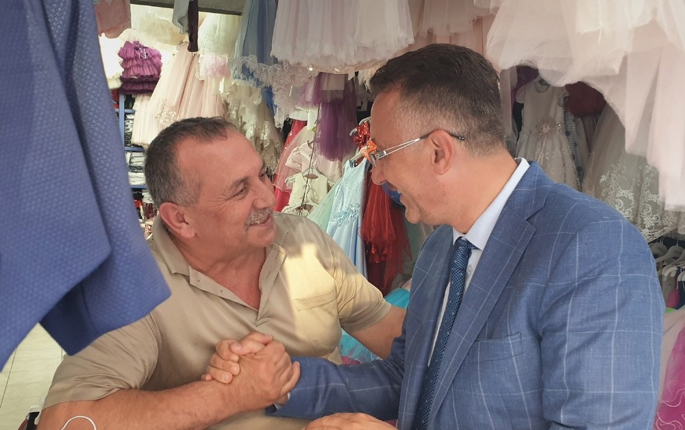 Başkan Işıksu: “Esnafın yüzü gülerse Adapazarı’nın yüzü güler” 